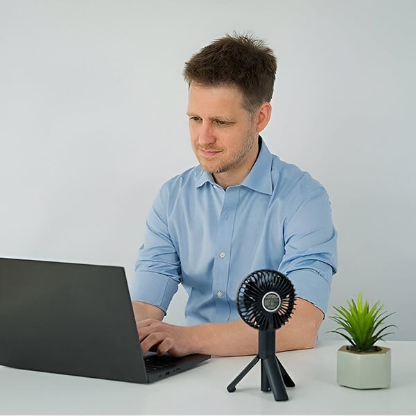 Ventilatori HANDCOLIO në zyrë